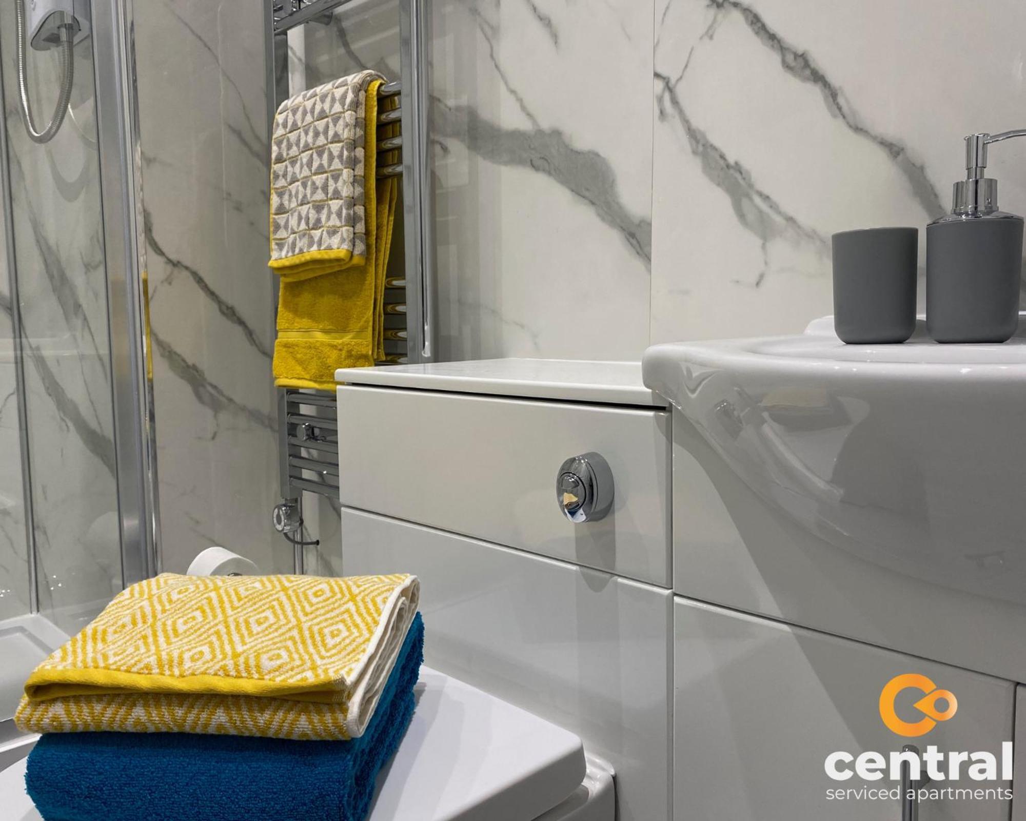 Central Serviced Apartments - 1 Bedroom - Modern - Close To Transport Links - Quiet Neighbourhood - Wifi - Fully Equipped - Smart Tvs In All Rooms - Monthly Stays Welcome - Free Street Parking - Ideal Relocation To Dundee Accommodation Екстер'єр фото